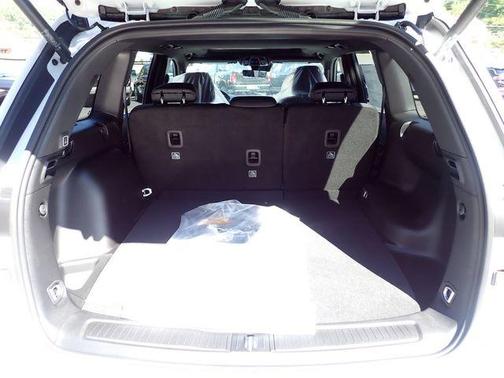 Bright White Clearcoat 2025 Jeep Grand Cherokee Laredo