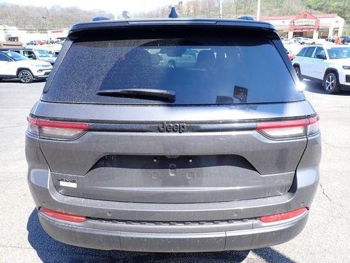 Metallic 2026 Jeep Grand Cherokee Limited