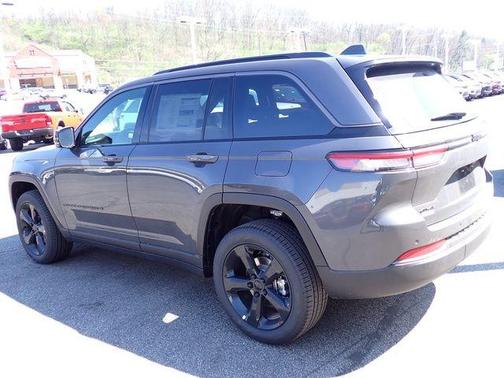 Metallic 2026 Jeep Grand Cherokee Limited