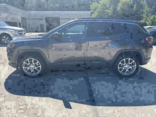 2023 Jeep Compass Latitude Lux FWD