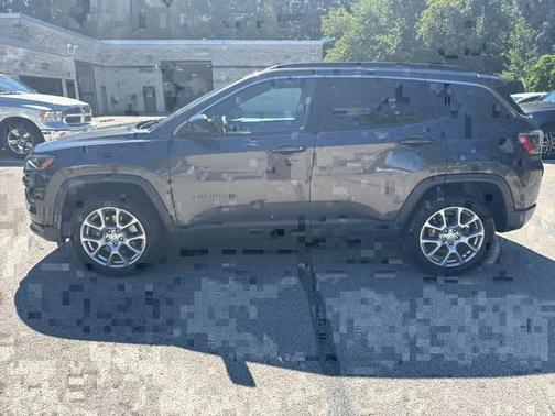 2023 Jeep Compass Latitude Lux FWD