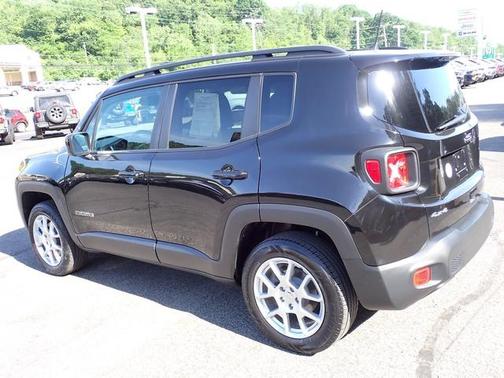 Black Clearcoat 2021 Jeep Renegade Latitude