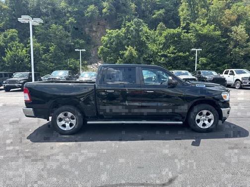 2019 RAM 1500 Big Horn/Lone Star Crew Cab 4x4 57' Box