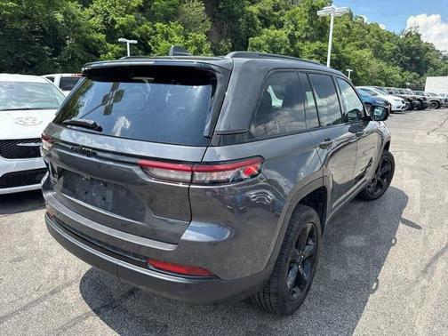 2022 Jeep Grand Cherokee Altitude 4x4