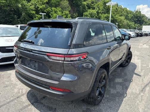 2022 Jeep Grand Cherokee Altitude 4x4
