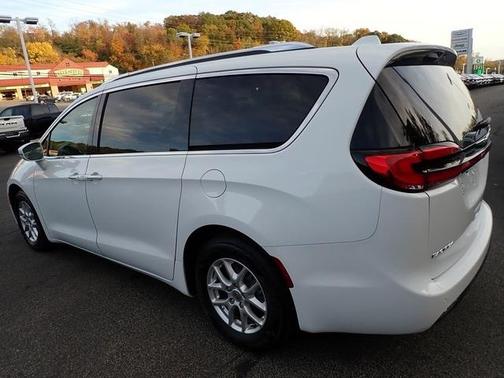 2021 Chrysler Pacifica Touring-L