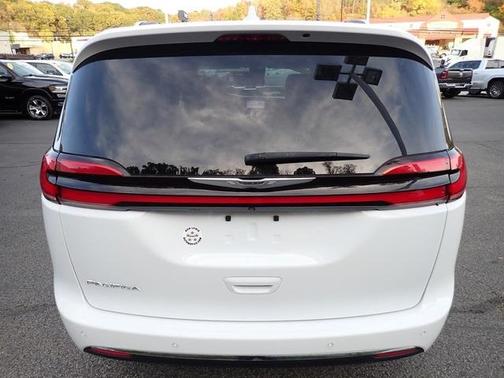2021 Chrysler Pacifica Touring-L