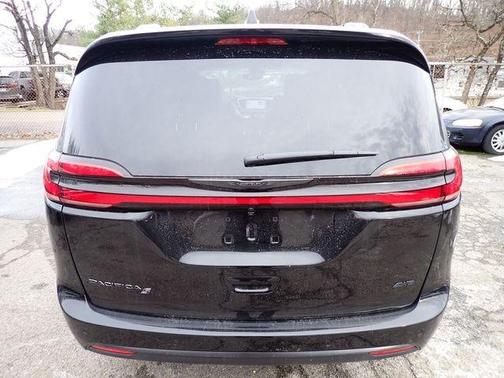 Diamond Black 2026 Chrysler Pacifica Select