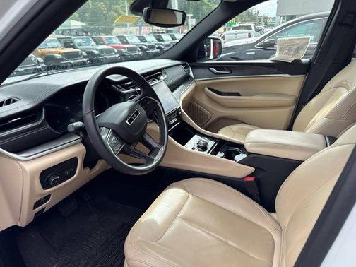 Bright White Clearcoat 2023 Jeep Grand Cherokee Limited