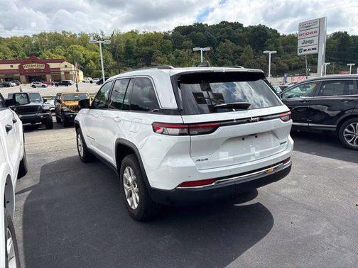 Bright White Clearcoat 2023 Jeep Grand Cherokee Limited