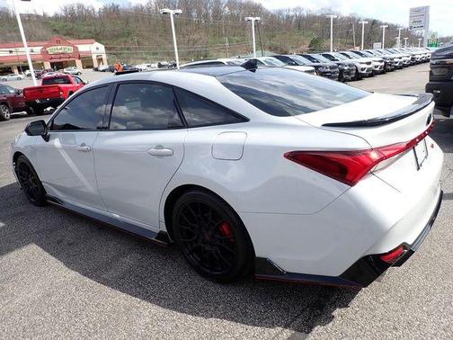 Ice Edge / Midnight Black Metallic 2021 Toyota Avalon TRD