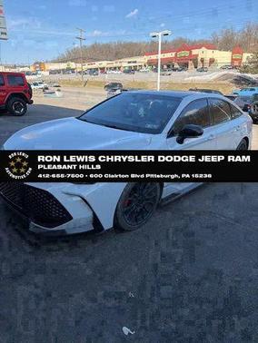 Ice Edge / Midnight Black Metallic 2021 Toyota Avalon TRD