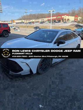 Ice Edge / Midnight Black Metallic 2021 Toyota Avalon TRD