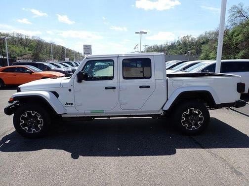 Bright White Clearcoat 2026 Jeep Gladiator Sport