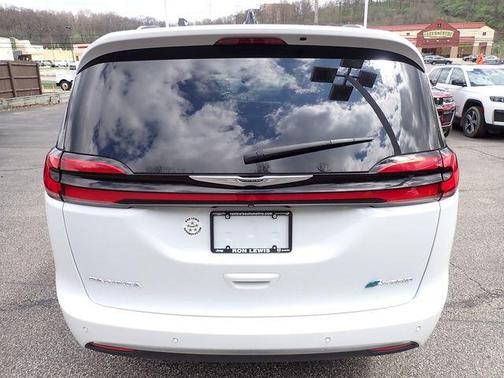 2023 Chrysler Pacifica Hybrid Pinnacle
