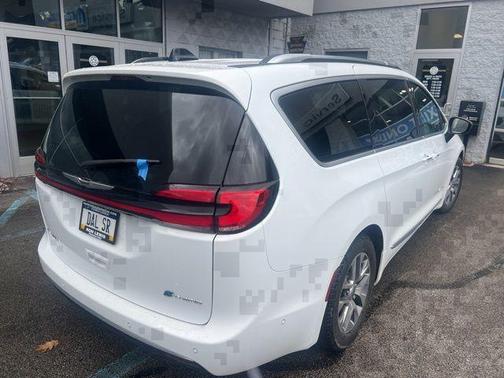 2023 Chrysler Pacifica Hybrid Pinnacle