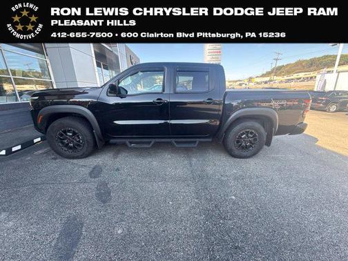 Super Black 2022 Nissan Frontier PRO-4X