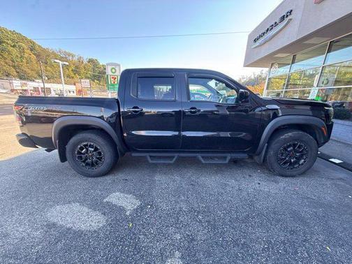 Super Black 2022 Nissan Frontier PRO-4X