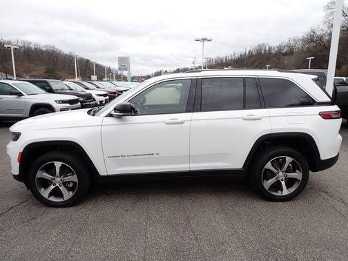 Bright White Clearcoat 2023 Jeep Grand Cherokee Limited