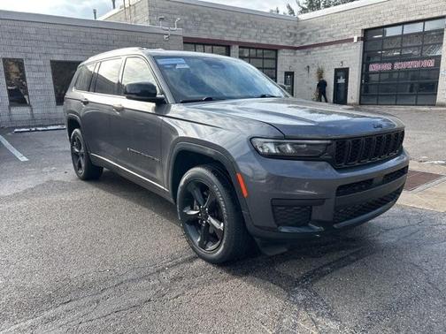 2023 Jeep Grand Cherokee L Laredo