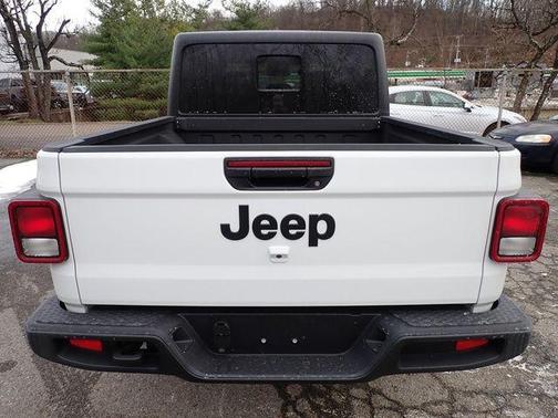 Bright White Clearcoat 2026 Jeep Gladiator Sport