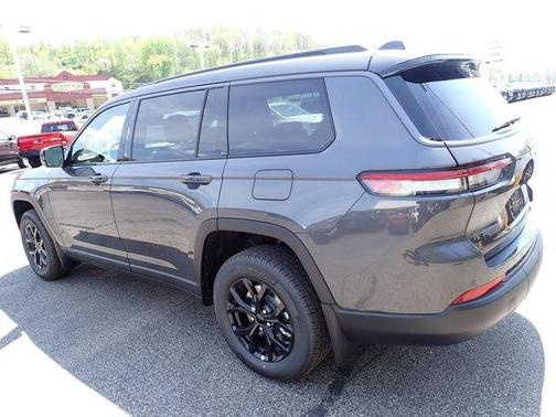 Metallic 2026 Jeep Grand Cherokee L Laredo