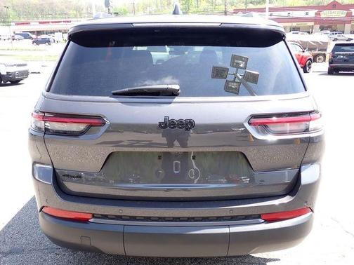 Metallic 2026 Jeep Grand Cherokee L Laredo