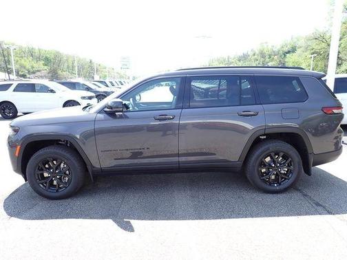 Metallic 2026 Jeep Grand Cherokee L Laredo