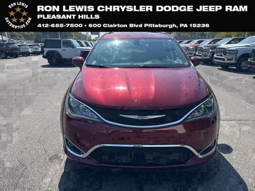 2017 Chrysler Pacifica Touring-L
