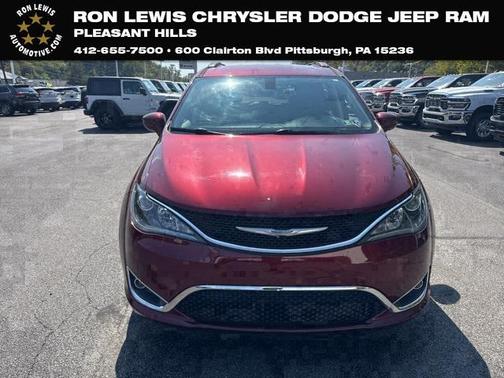 2017 Chrysler Pacifica Touring-L