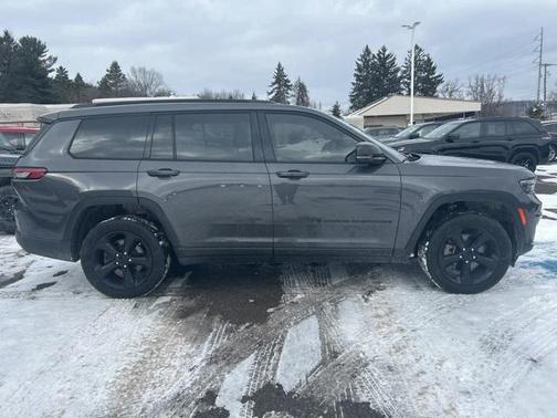 2023 Jeep Grand Cherokee L Laredo