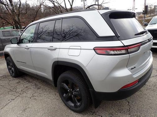 Silver Zynith 2025 Jeep Grand Cherokee Limited