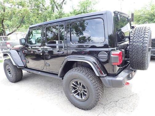 Black Clearcoat 2026 Jeep Wrangler Rubicon