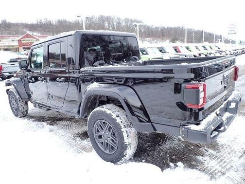 Black Clearcoat 2026 Jeep Gladiator Sport