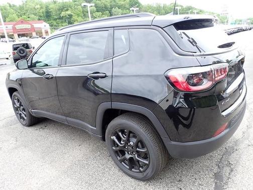 Diamond Black 2026 Jeep Compass Latitude