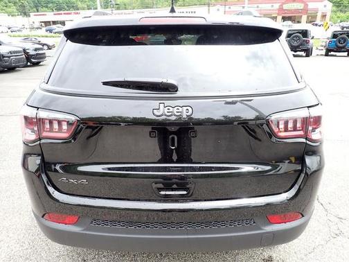 Diamond Black 2026 Jeep Compass Latitude
