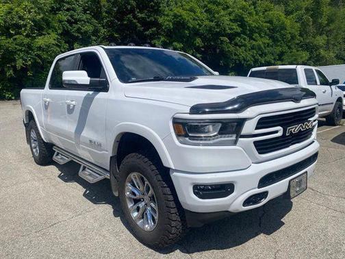 Bright White Clearcoat 2022 RAM 1500 Laramie