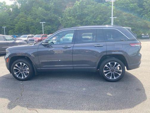 Metallic 2023 Jeep Grand Cherokee Overland