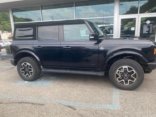 Shadow Black 2022 Ford Bronco Outer Banks