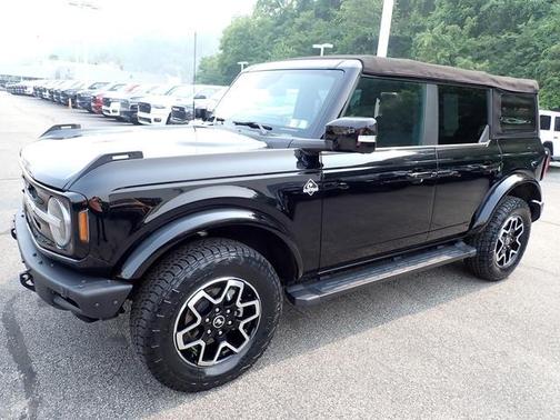 Shadow Black 2022 Ford Bronco Outer Banks