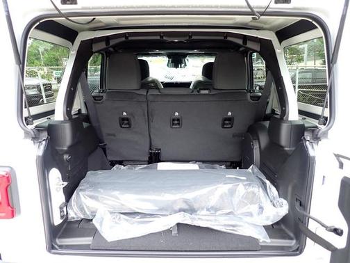 Bright White Clearcoat 2026 Jeep Wrangler Sahara