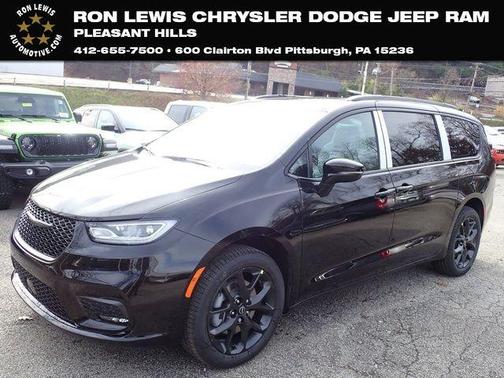 Diamond Black 2026 Chrysler Pacifica Select