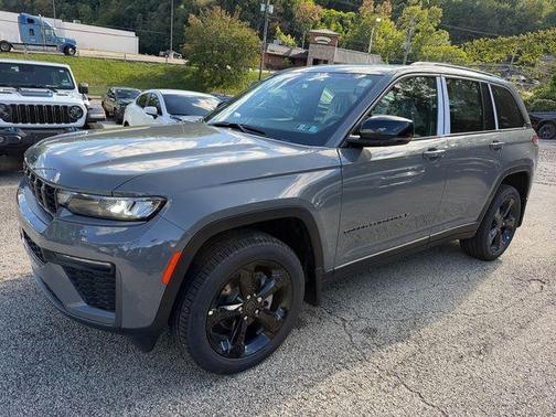 Sting Gray Clearcoat 2027 Jeep Grand Cherokee Limited