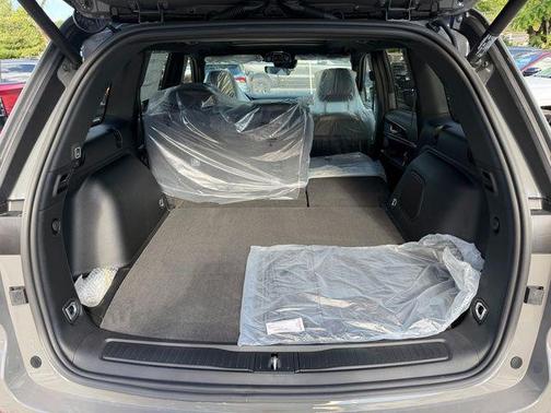 Sting Gray Clearcoat 2027 Jeep Grand Cherokee Limited
