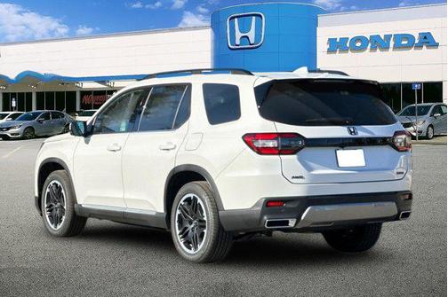 Platinum White Pearl 2026 Honda Pilot Touring 8-Passenger