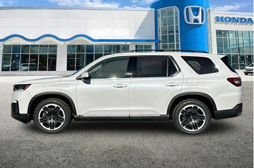 Platinum White Pearl 2026 Honda Pilot Touring 8-Passenger