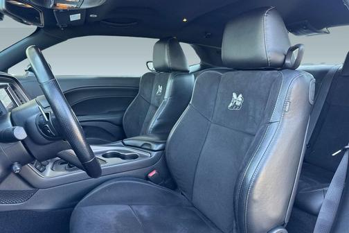 Pitch Black Clearcoat 2023 Dodge Challenger R/T Scat Pack