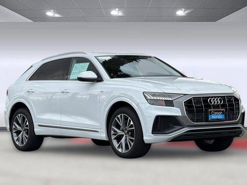 2023 Audi Q8 55 Premium Plus