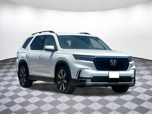 2025 Honda Pilot Touring 8-Passenger