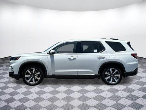 2025 Honda Pilot Touring 8-Passenger